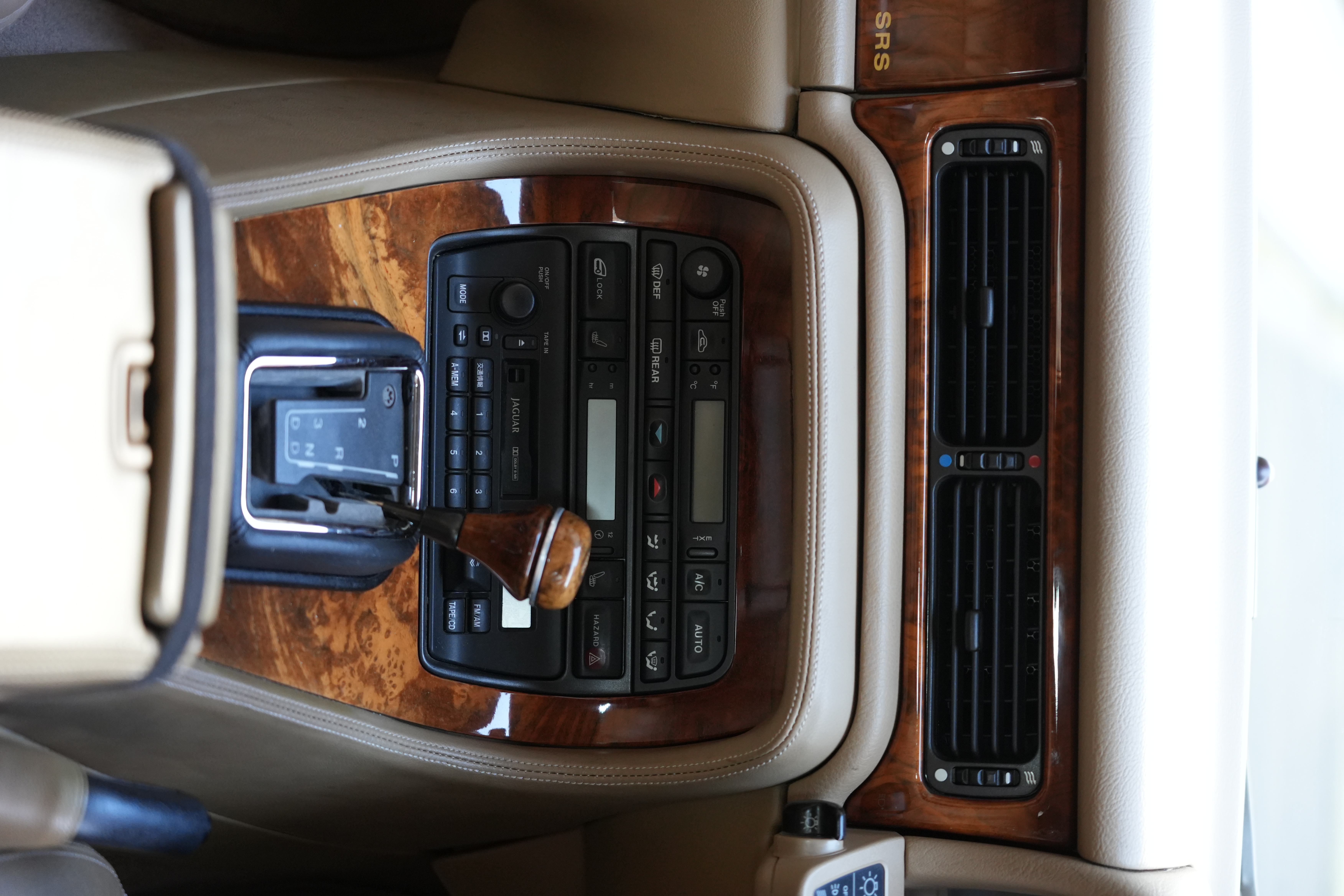 Jaguar XJ6 (X300) 3.2 Select（1995年式） ネオクラシック中古車｜Young Timers Club.