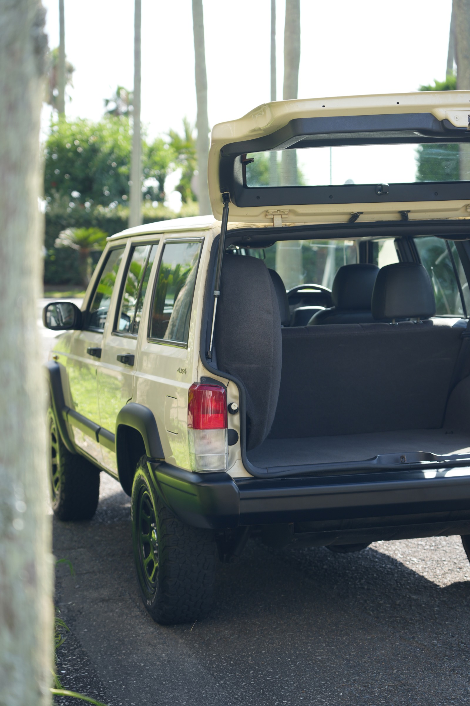 Jeep Cherokee Sport（1999年式） ネオクラシック中古車｜Young Timers Club.
