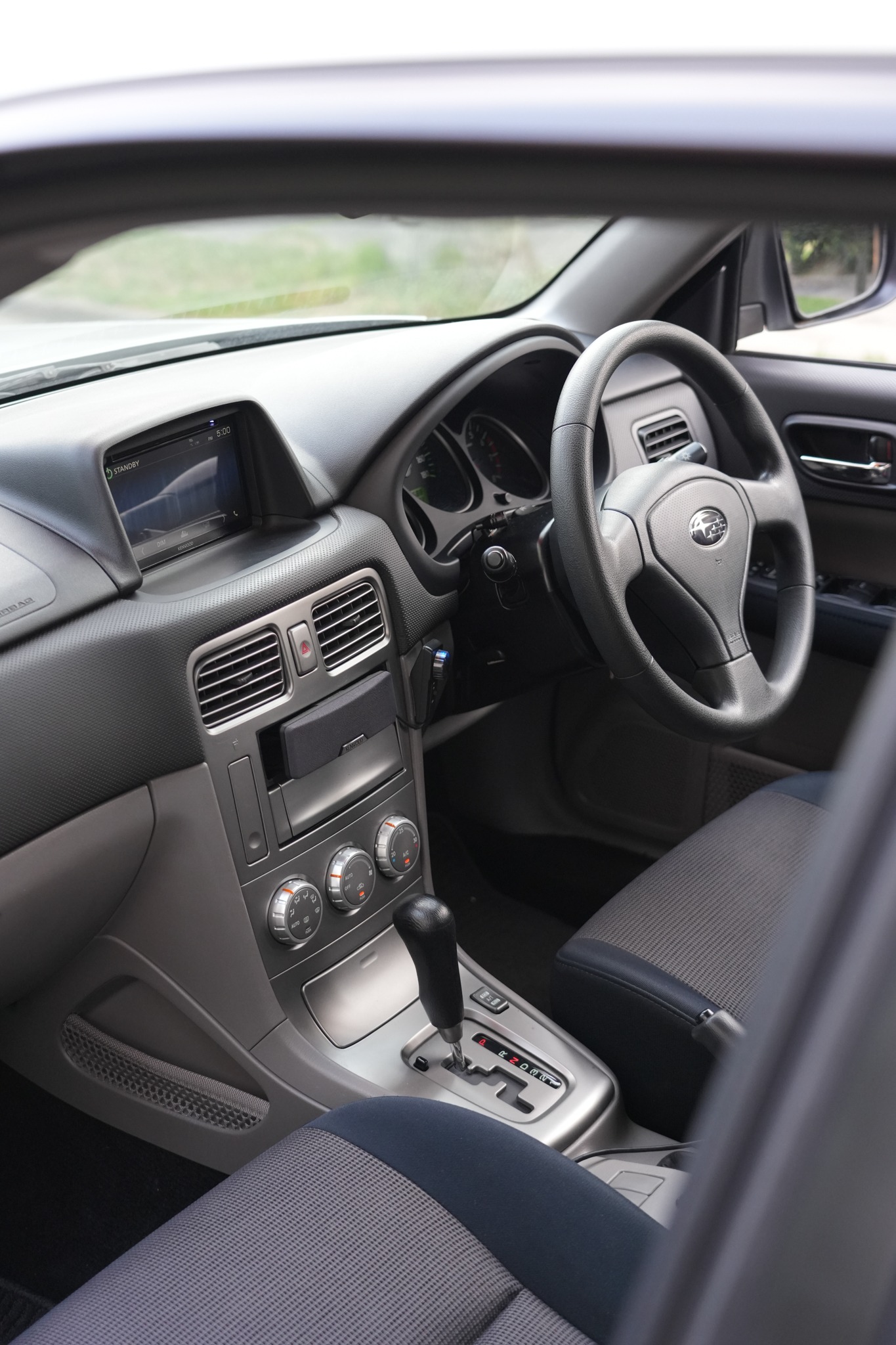 Subaru Forester 2.0X（2005年式） ネオクラシック中古車｜Young Timers Club.