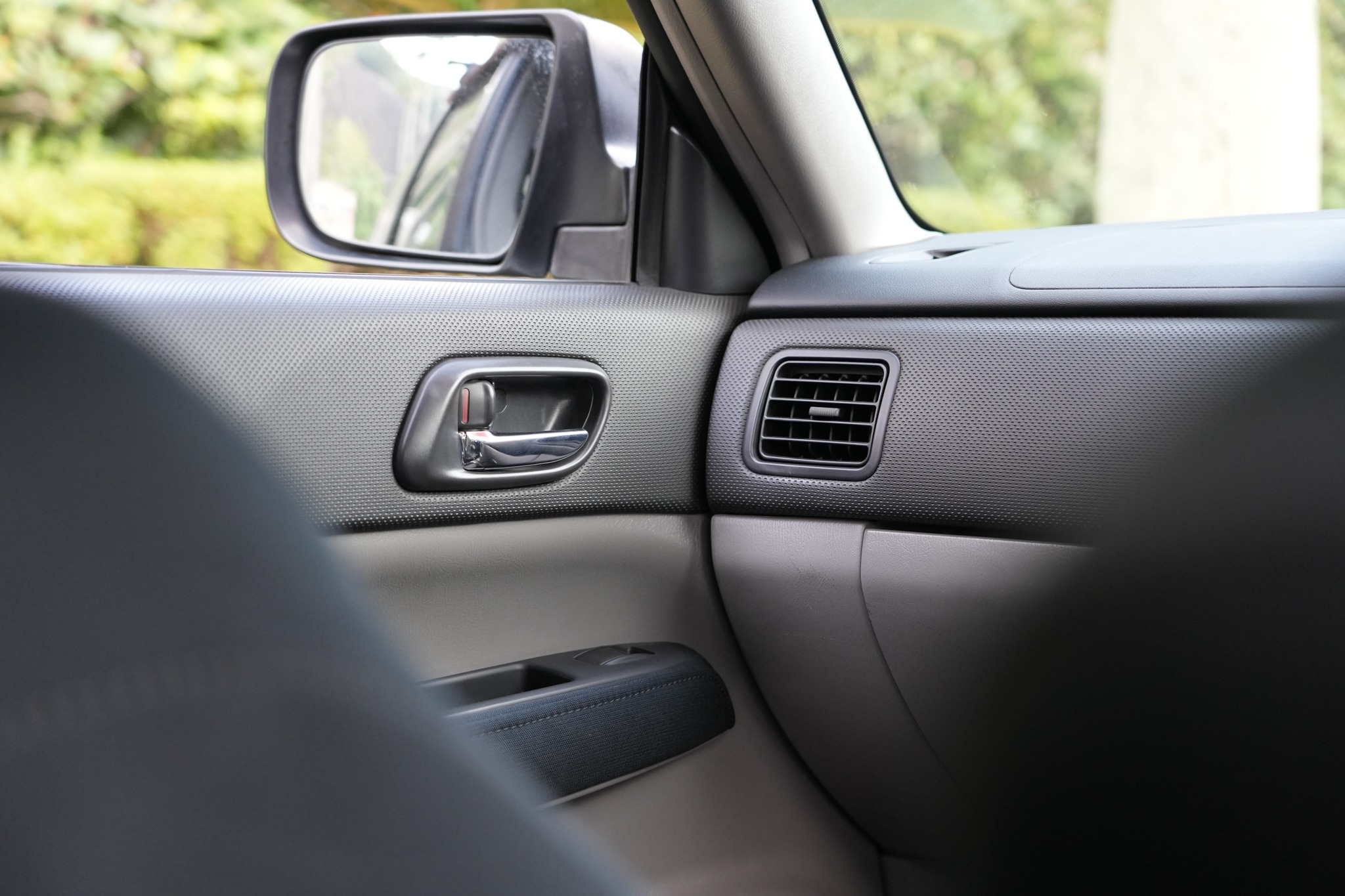 Subaru Forester 2.0X（2005年式） ネオクラシック中古車｜Young Timers Club.
