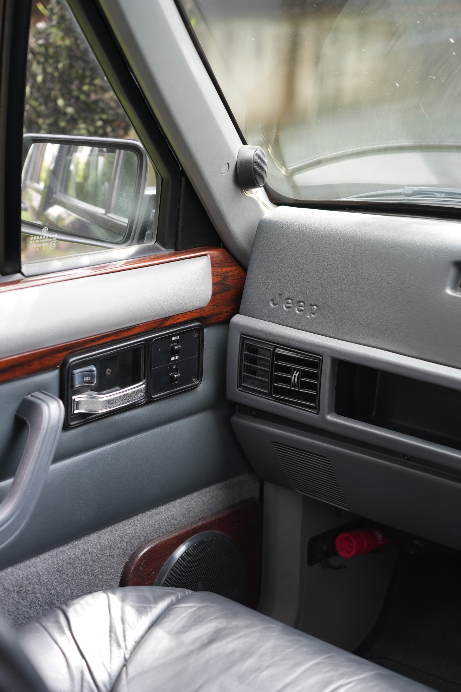 Jeep Cherokee Limited（1996年式） ネオクラシック中古車｜Young Timers Club.