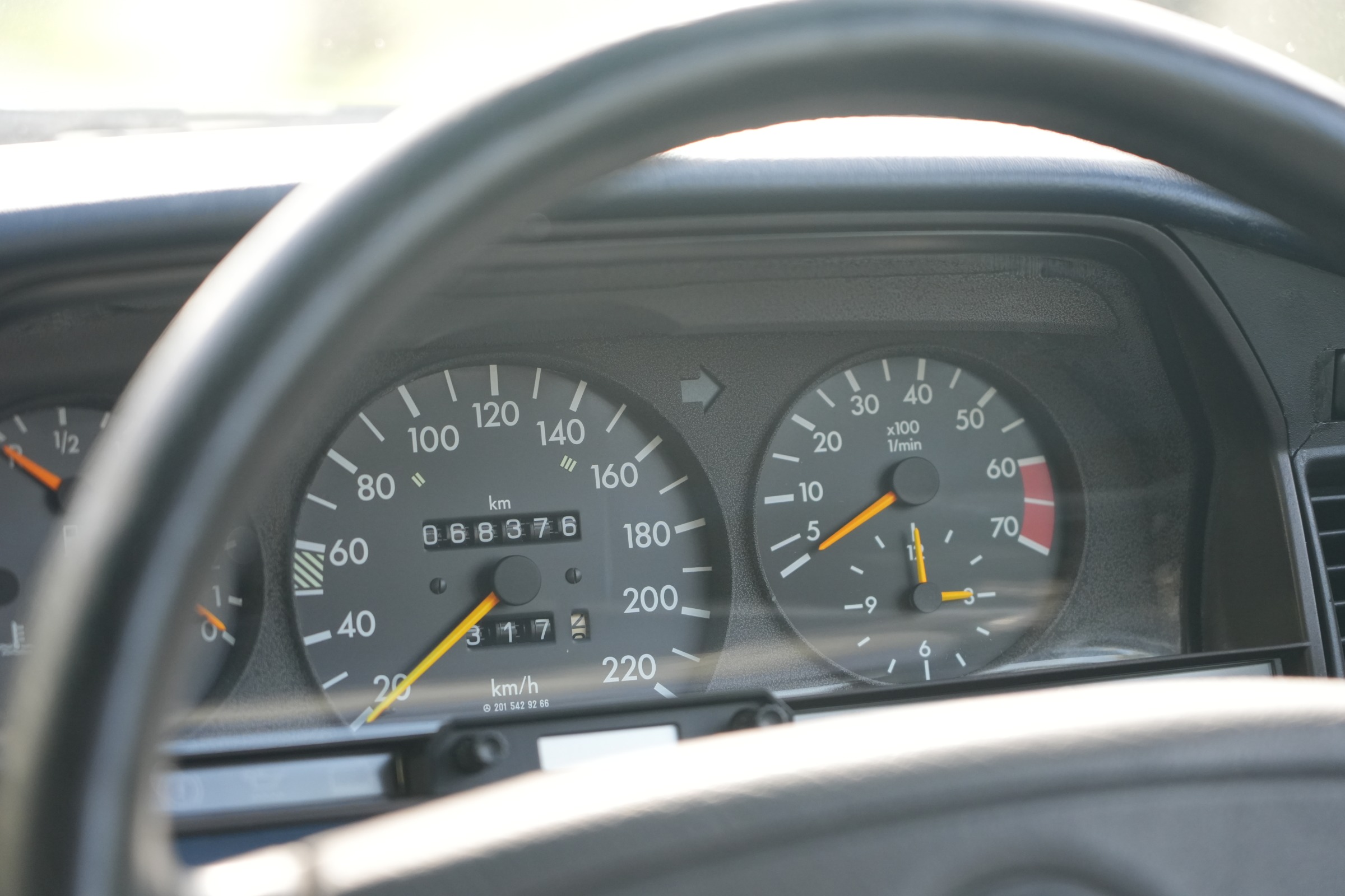 Mercedes-Benz 190E 2.0 2.0（1993年式） ネオクラシック中古車｜Young Timers Club.
